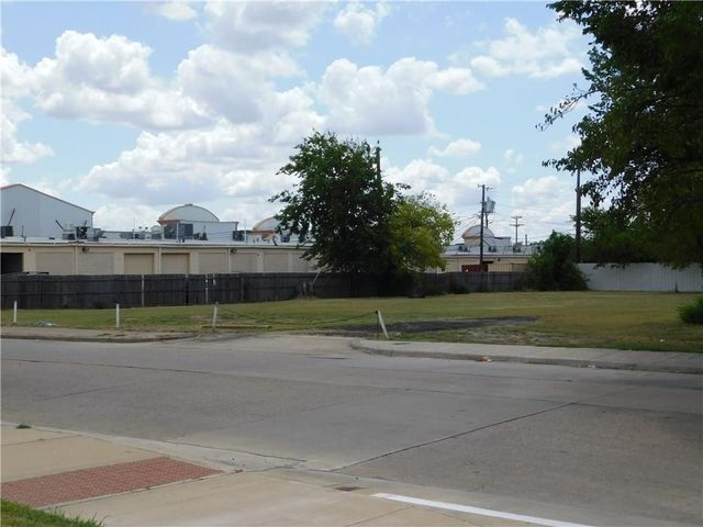 8014 Blossom Lane, Dallas, TX 75227