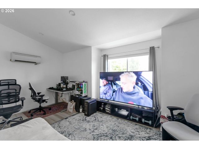 7943 Sw 17TH Ave, Portland, OR 97219