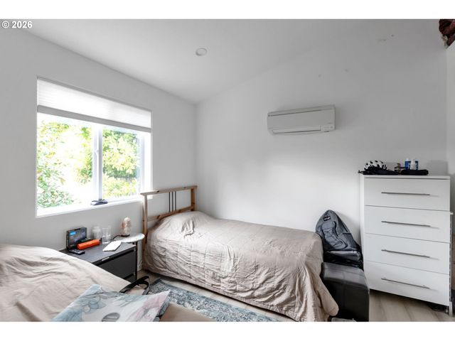 7943 Sw 17TH Ave, Portland, OR 97219