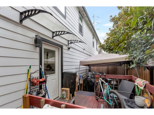 7943 Sw 17TH Ave, Portland, OR 97219