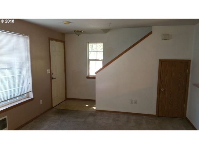 7943 Sw 17TH Ave, Portland, OR 97219