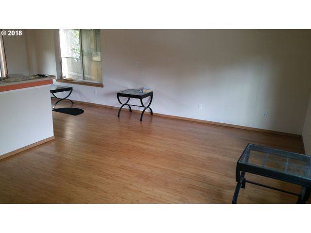 7943 Sw 17TH Ave, Portland, OR 97219