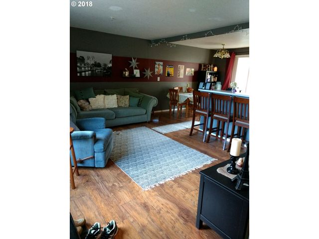 7943 Sw 17TH Ave, Portland, OR 97219