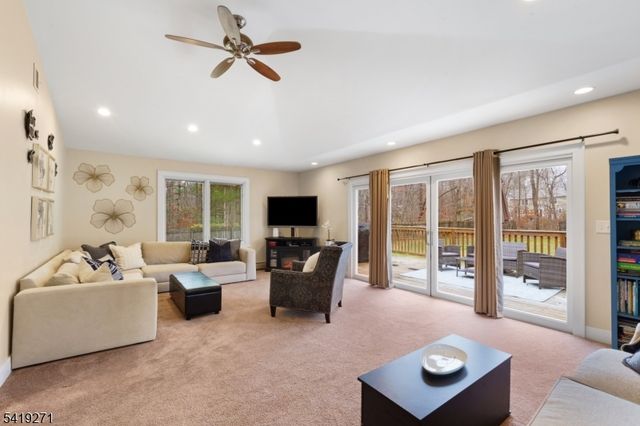 256 Old Forge Rd, Long Hill Twp., NJ 07946