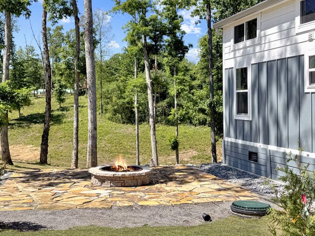 123 Pine Grove Ln, Dover, TN 37058