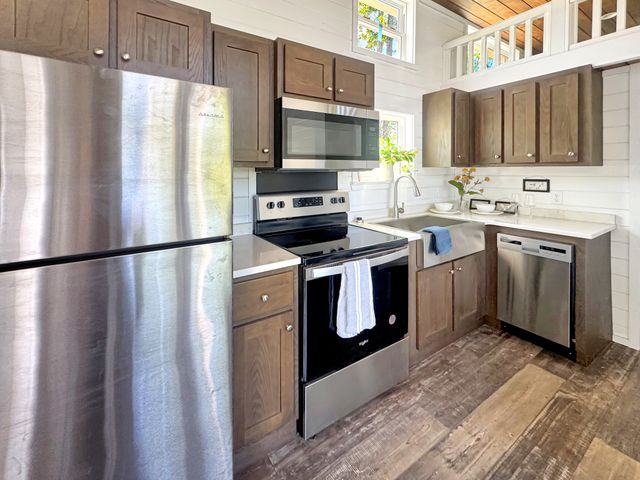 123 Pine Grove Ln, Dover, TN 37058