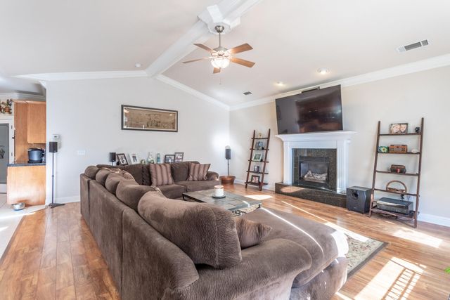 2877 Green Riffle Road, Redding, CA 96002