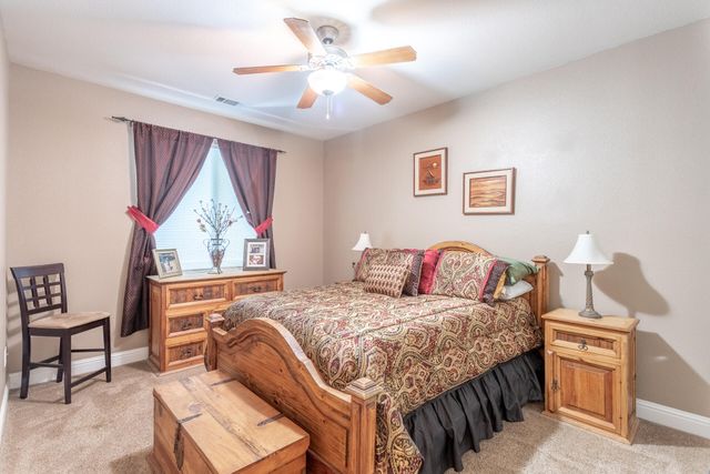 2877 Green Riffle Road, Redding, CA 96002