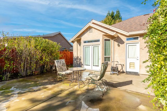 2877 Green Riffle Road, Redding, CA 96002