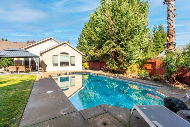 2877 Green Riffle Road, Redding, CA 96002