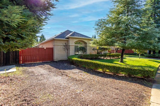 2877 Green Riffle Road, Redding, CA 96002