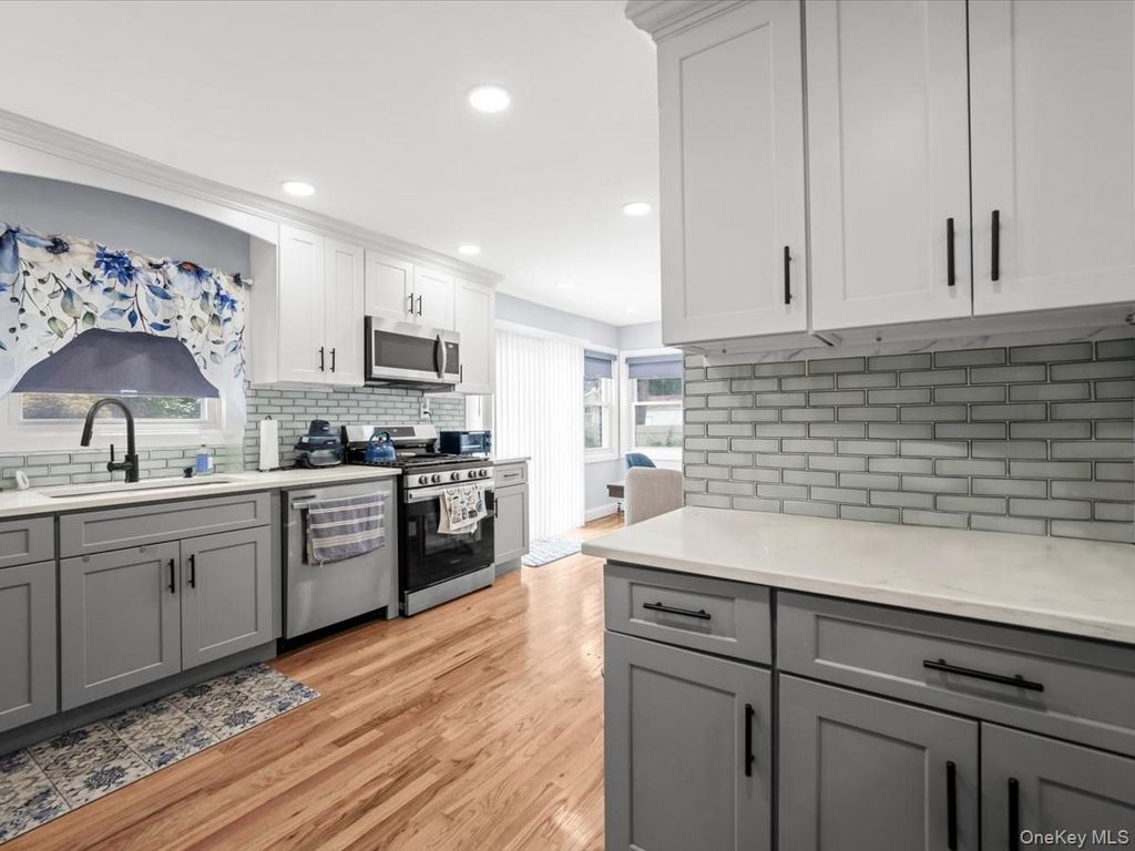 596 Terrace Place, Baldwin, NY 11510 — photo 5