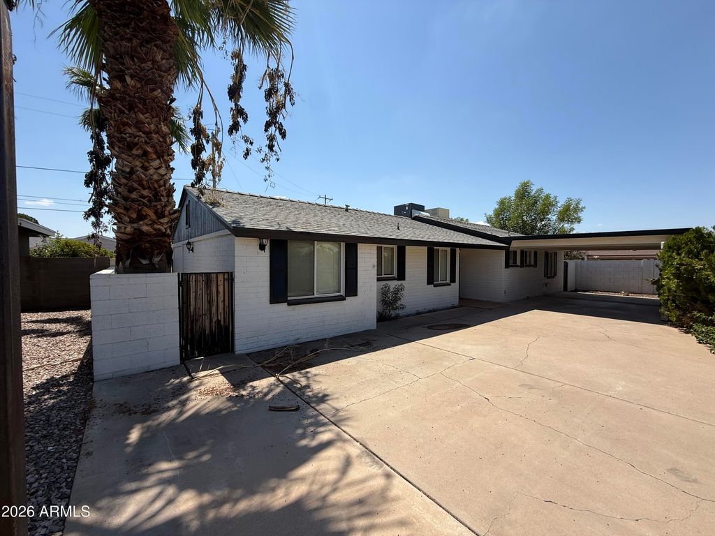 815 E CAVALIER Drive, Phoenix, AZ 85014 — photo 3