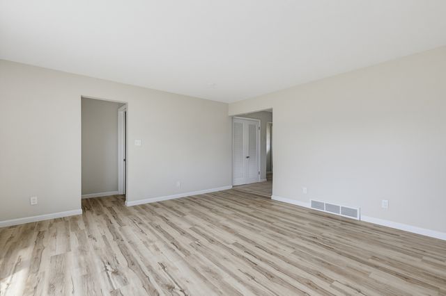 307 33rd Avenue, East Moline, IL 61244