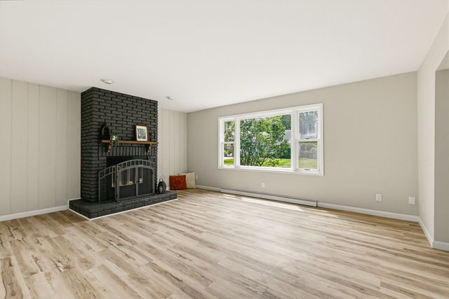 307 33rd Avenue, East Moline, IL 61244