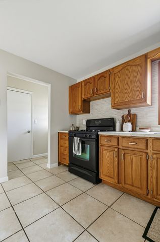307 33rd Avenue, East Moline, IL 61244