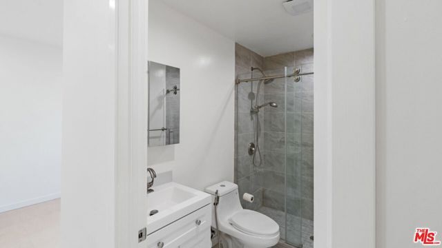 21727 Planewood Drive, Woodland Hills (los Angeles), CA 91364