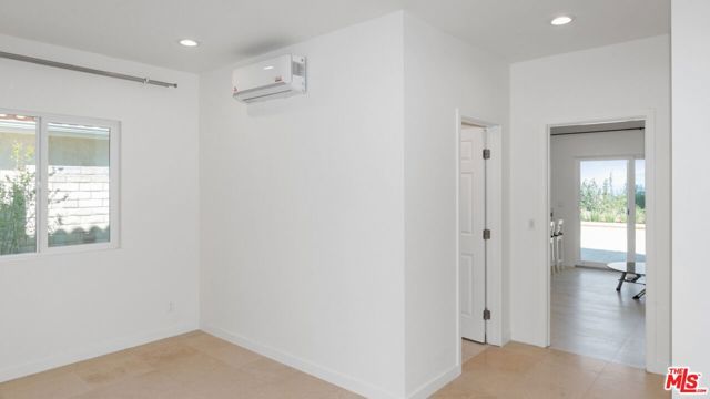 21727 Planewood Drive, Woodland Hills (los Angeles), CA 91364