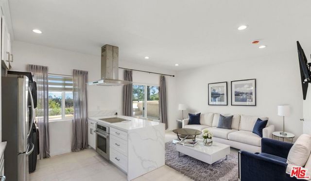 21727 Planewood Drive, Woodland Hills (los Angeles), CA 91364