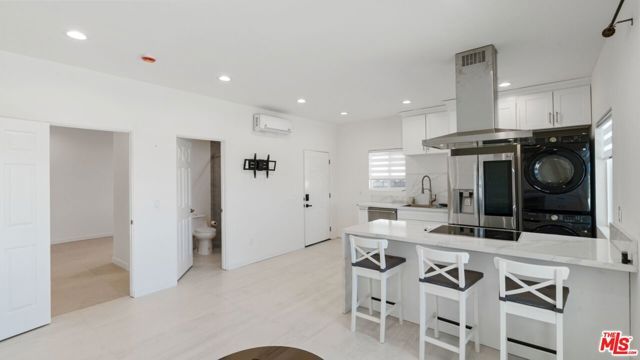 21727 Planewood Drive, Woodland Hills (los Angeles), CA 91364