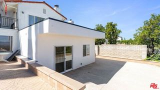 21727 Planewood Drive, Woodland Hills (los Angeles), CA 91364