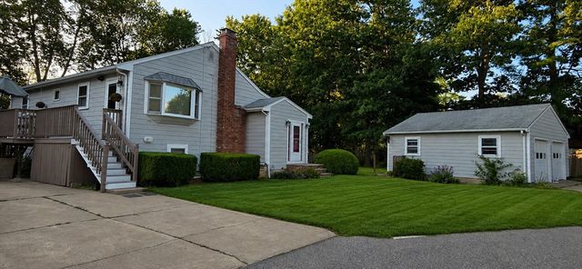 40 Border Rd, Holbrook, MA 02343