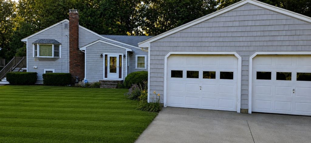 40 Border Rd, Holbrook, MA 02343