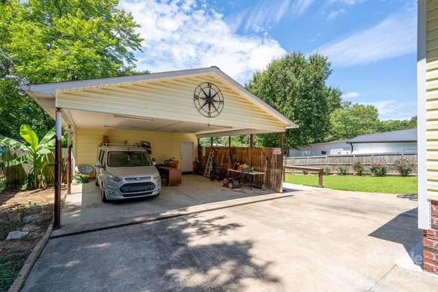 2003 Plaza Avenue, Kannapolis, NC 28081