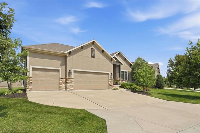 22208 W 121st Street, Olathe, KS 66061