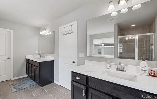 1821 Emerald Lane, Wixom, MI 48393