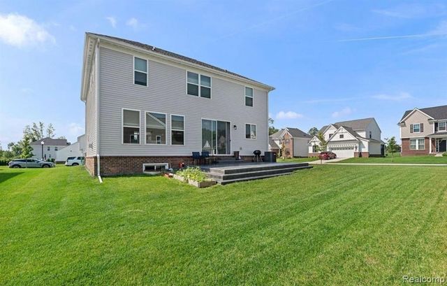 1821 Emerald Lane, Wixom, MI 48393