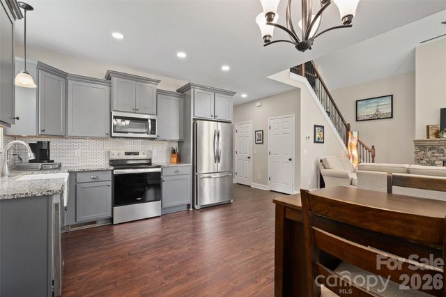 31 Baby Bear Cove, Clyde, NC 28721