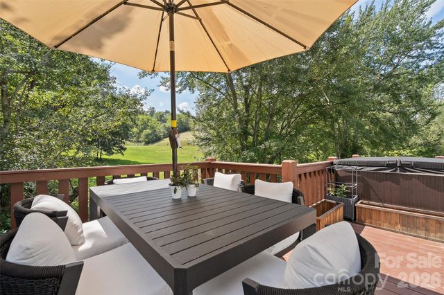 31 Baby Bear Cove, Clyde, NC 28721