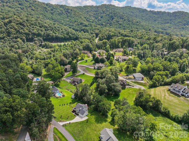 31 Baby Bear Cove, Clyde, NC 28721