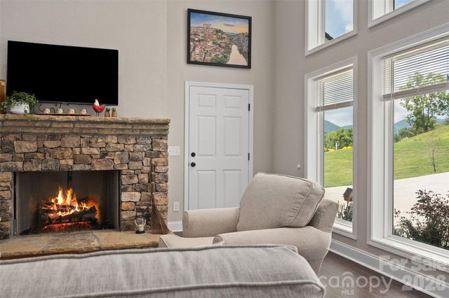 31 Baby Bear Cove, Clyde, NC 28721