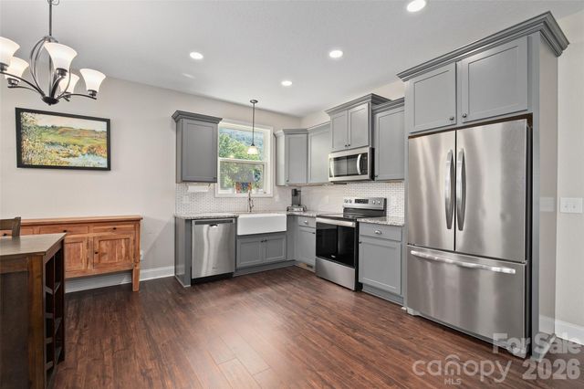 31 Baby Bear Cove, Clyde, NC 28721
