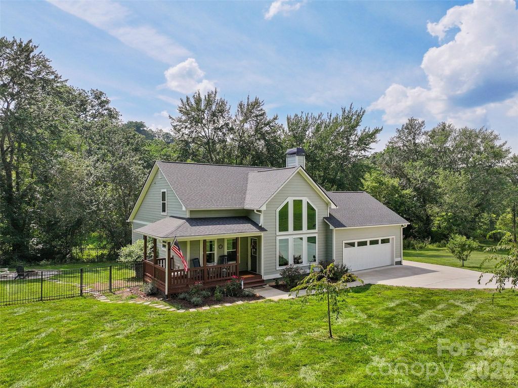31 Baby Bear Cove, Clyde, NC 28721