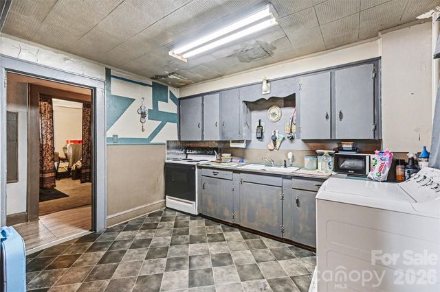 114 Norwood Drive, Charlotte, NC 28208