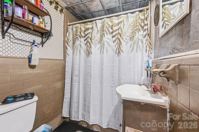 114 Norwood Drive, Charlotte, NC 28208