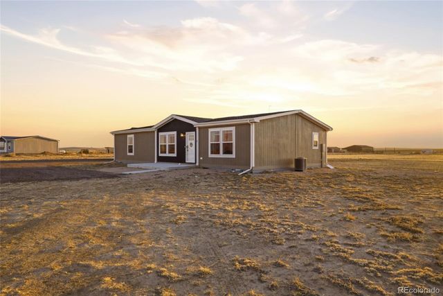 8 Brown Drive, Wiggins, CO 80654