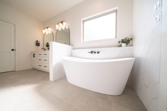 70 Corniche Cove, Maumelle, AR 72113