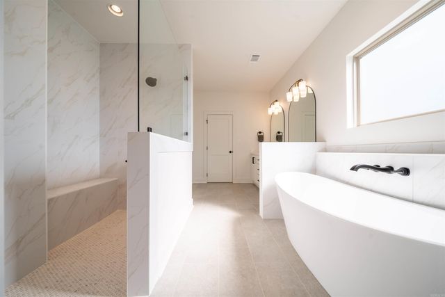 70 Corniche Cove, Maumelle, AR 72113