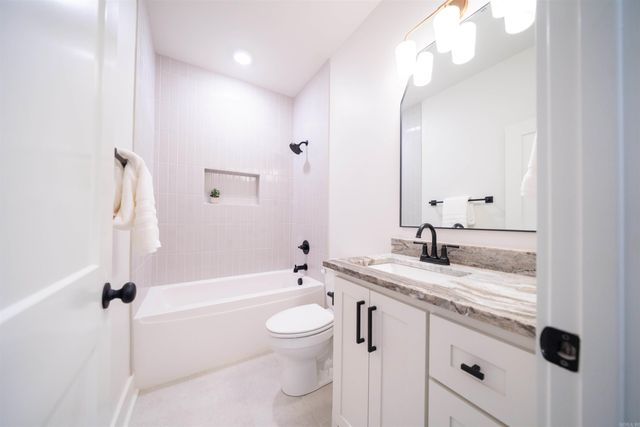 70 Corniche Cove, Maumelle, AR 72113