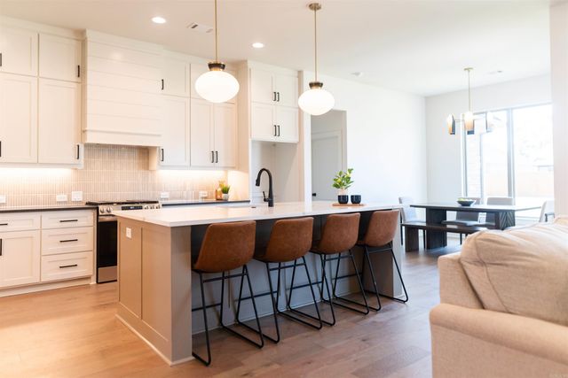 70 Corniche Cove, Maumelle, AR 72113