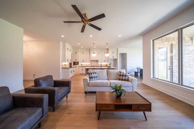 70 Corniche Cove, Maumelle, AR 72113