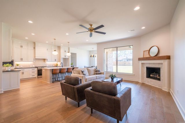 70 Corniche Cove, Maumelle, AR 72113