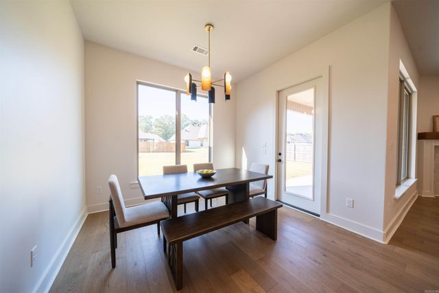 70 Corniche Cove, Maumelle, AR 72113