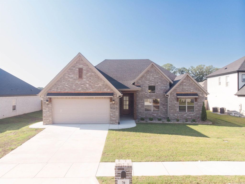 70 Corniche Cove, Maumelle, AR 72113