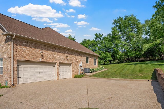 1901 Summer Lk, Mount Juliet, TN 37122