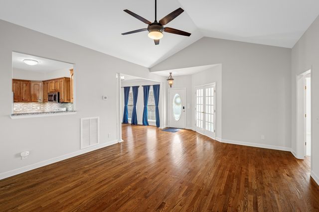 1901 Summer Lk, Mount Juliet, TN 37122